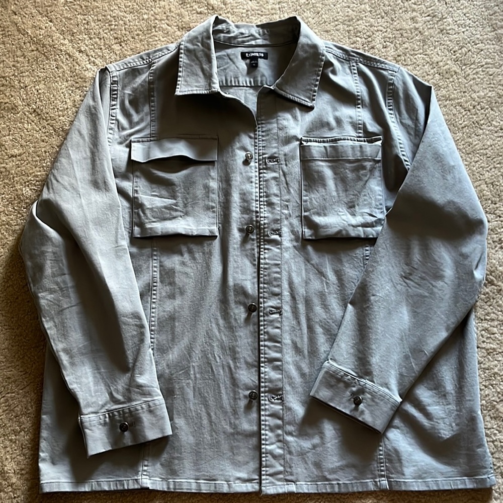 Mens light shirt jacket. Lightly worn. Perfect for spring or fall!